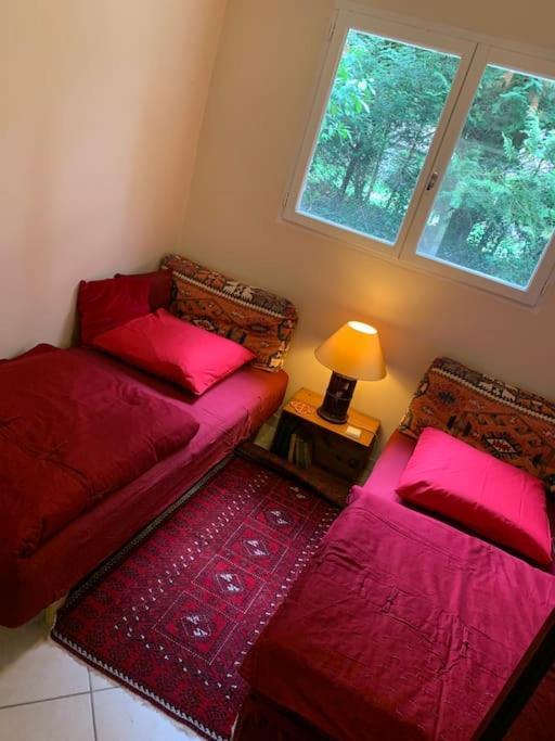 Maisonnette En Clairiere De Foret Gambais Екстериор снимка